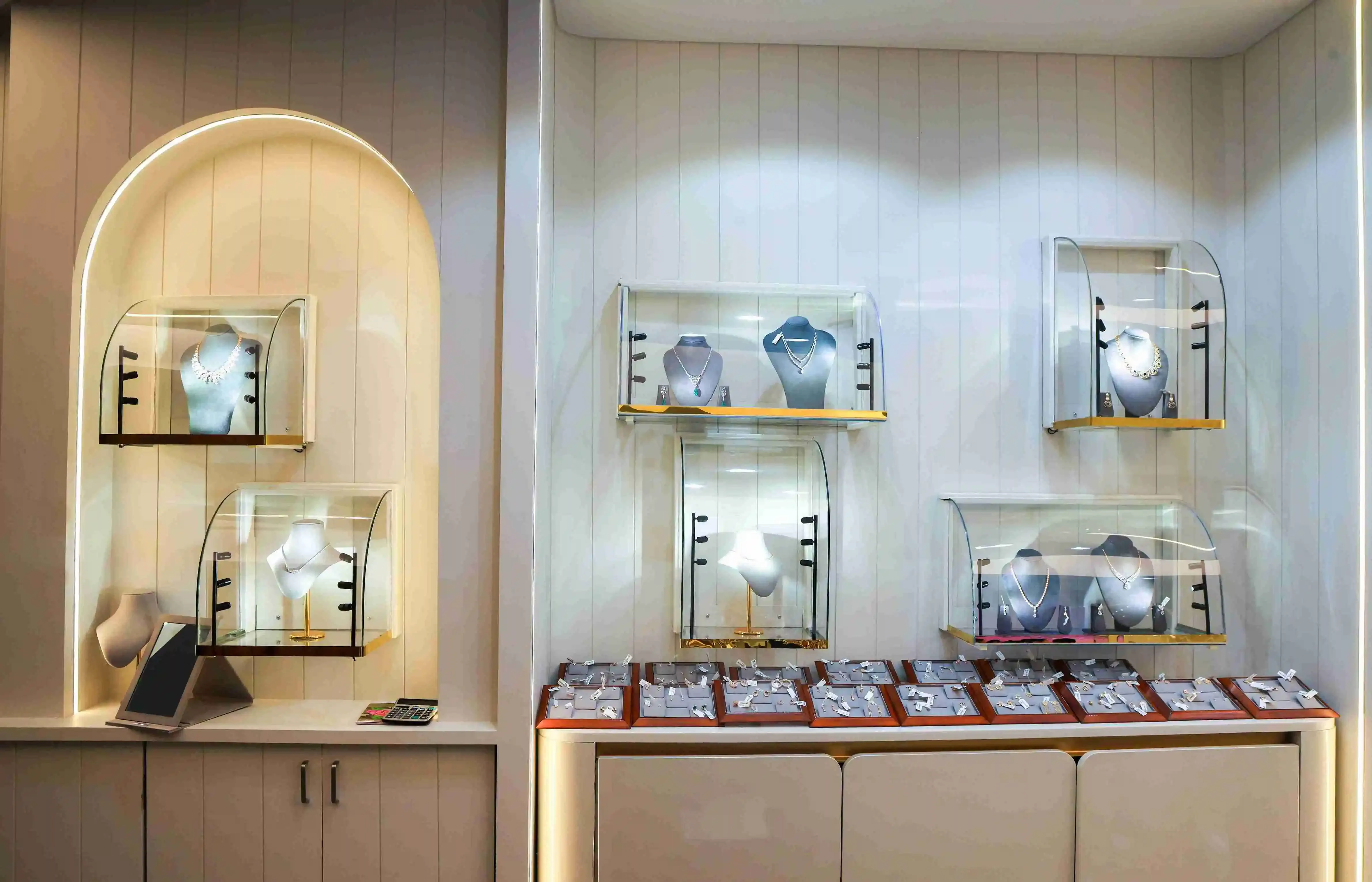 Incepta Jewels Ahmedabad showroom display